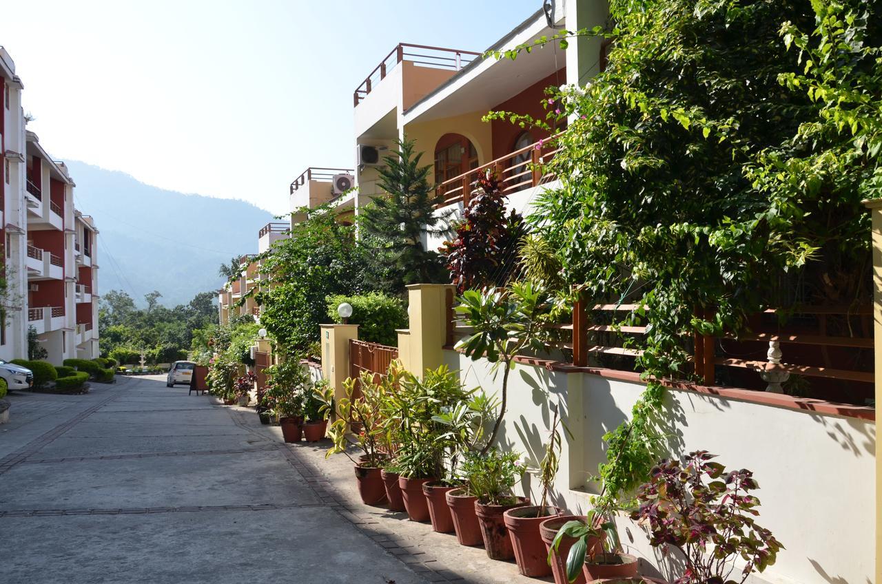 Ganga Vatika Ayurveda Bhavan Hotel Rishikesh Bagian luar foto
